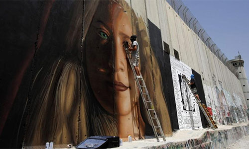 La Policía de la ocupación israelí expulsa a dos grafiteros italianos